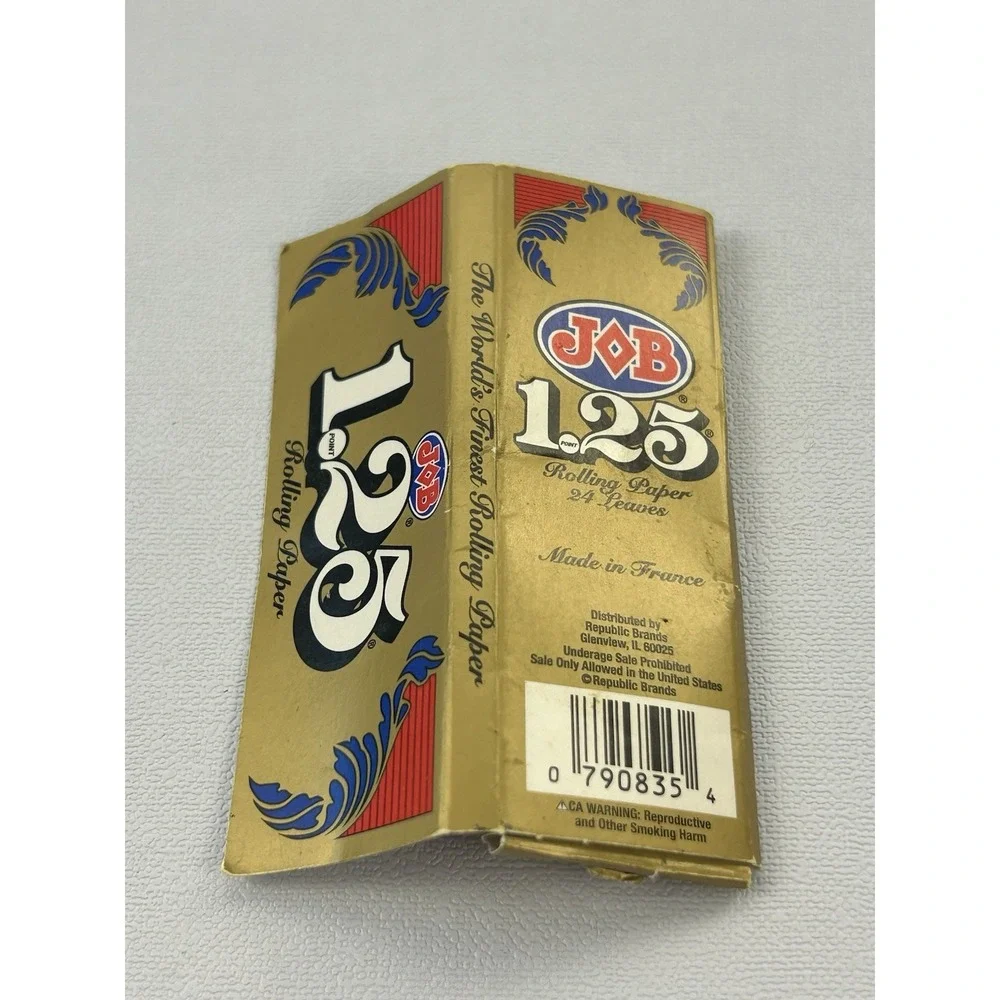 JOB 1.25 Rolling Papers Gold 24 Leaves Made in France Open Partial Pack